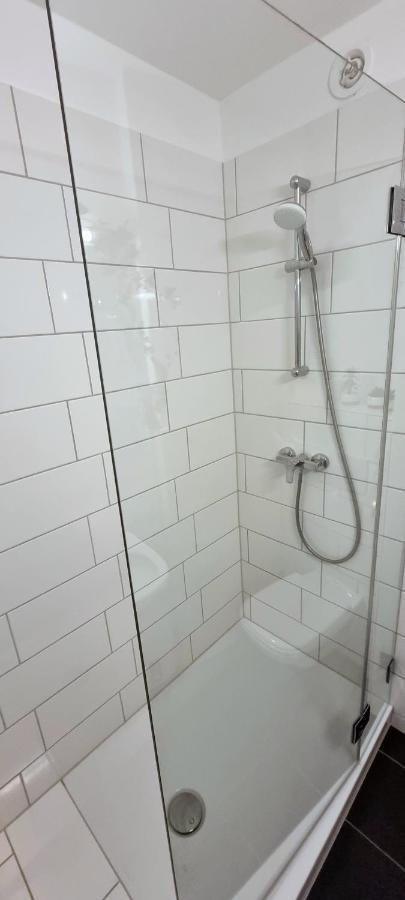 Business Apartment Mit Kuche Fur 1-3 +Netflx+5G Wlan Nahe Der Mhh Im Industrial Design Hanower Zewnętrze zdjęcie