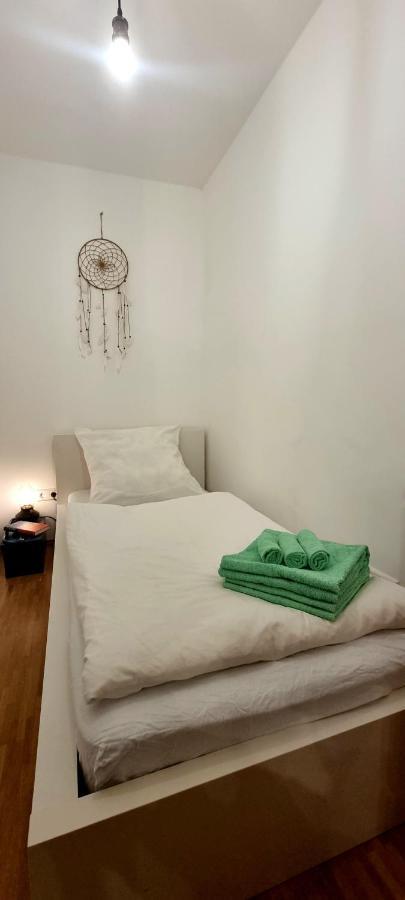 Business Apartment Mit Kuche Fur 1-3 +Netflx+5G Wlan Nahe Der Mhh Im Industrial Design Hanower Zewnętrze zdjęcie